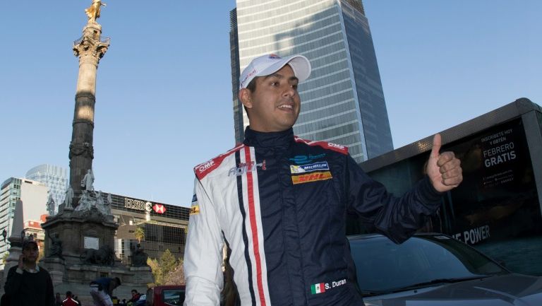 Salvador Durán en el Ángel de la Independencia