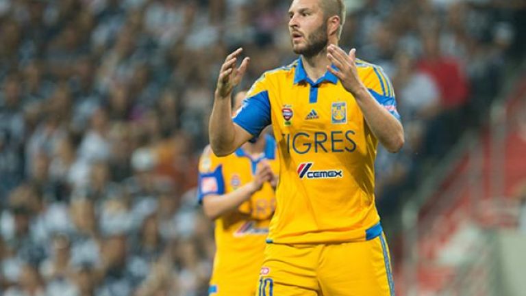 Gignac durante el partido Monterrey vs Tigres del Clausura 2016