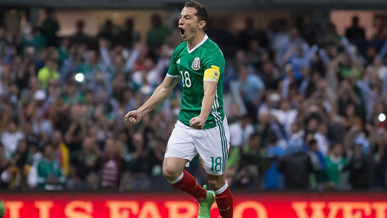 Guardado celebra su gol contra Canadá 