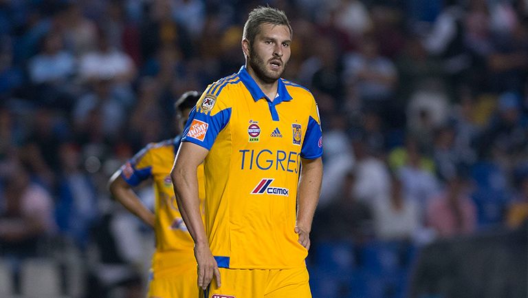 Gignac en un partido con los Tigres 