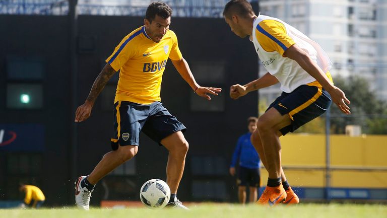 Carlos Tévez, en un entrenamiento con Boca Juniors