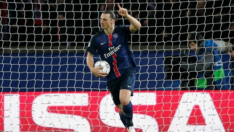 Zlatan celebra un gol en un partido con el PSG