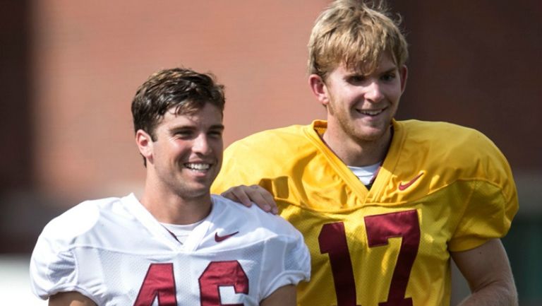 Jake Olson (17) en un entrenamiento de su equipo