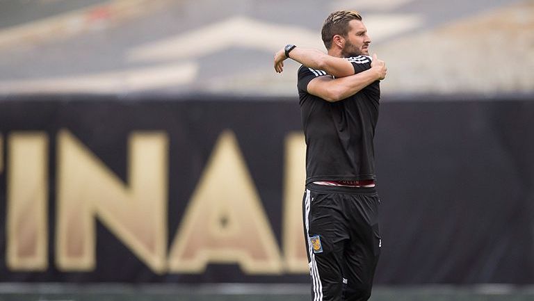 Gignac, calentando en el Azteca