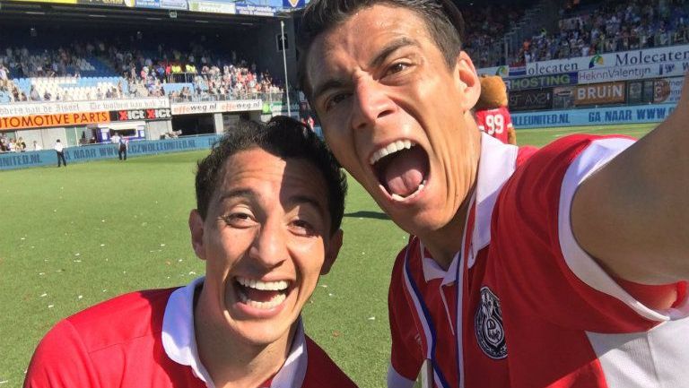 Guardado y Moreno posan para la 'selfie'