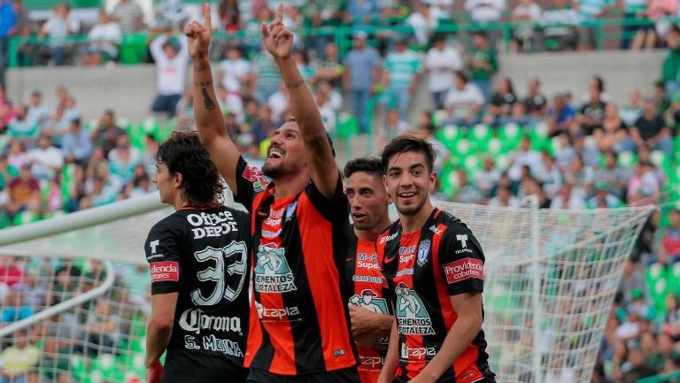 Jara celebra un gol en la Ida de los Cuartos de Final frente a Santos