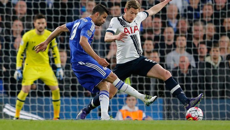 Diego Costa dispara en el duelo Chelsea vs Tottenham