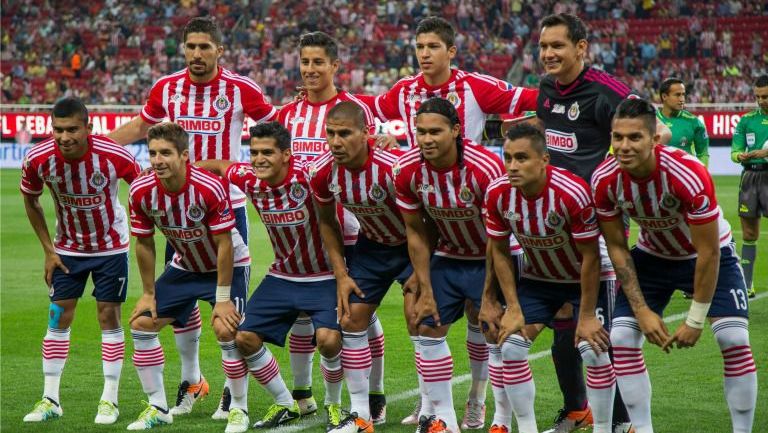 Jugadores de Chivas se toman la foto previa