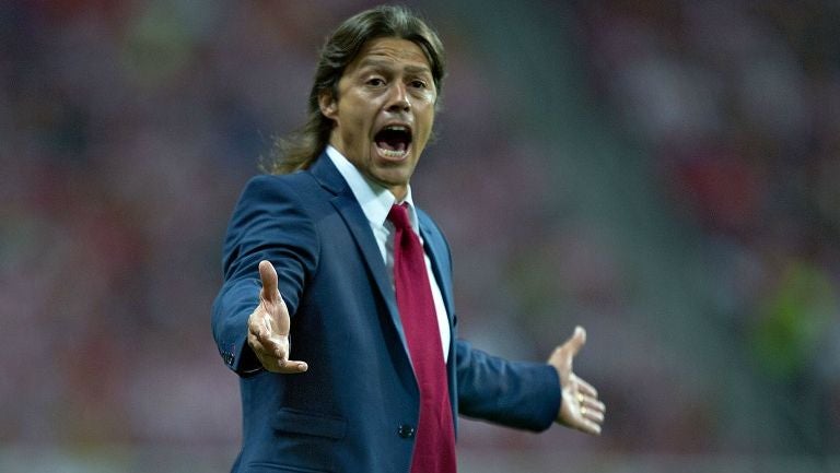 Almeyda reclama en un partido de Chivas