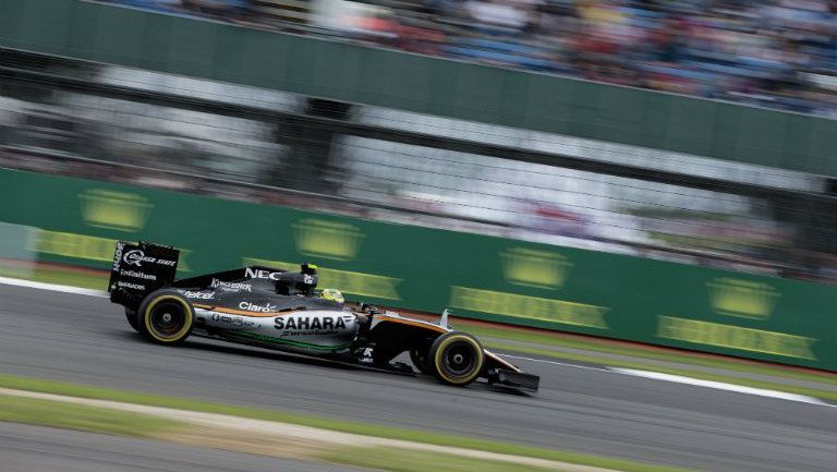 Checo Pérez durante el GP de Gran Bretaña