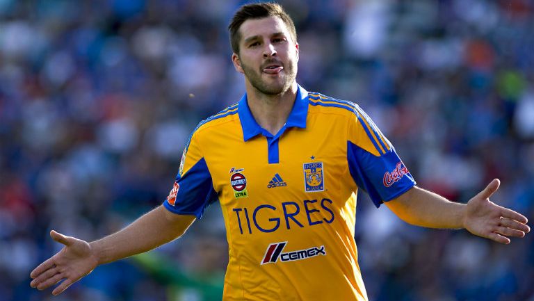 Gignac festeja anotación con Tigres en el Estadio Azul 