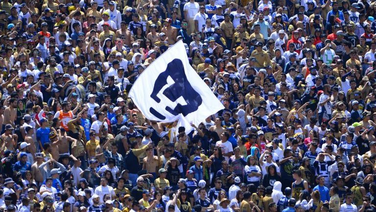 Afición de Pumas en el Estadio Olímpico Universitario