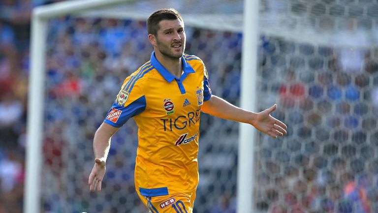 André-Pierre Gignac festeja un gol con Tigres