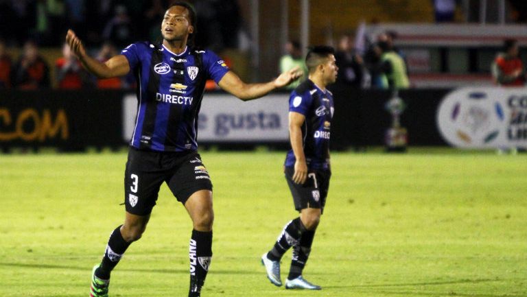 Arturo Mina festeja anotación en Final de la Copa Libertadores 
