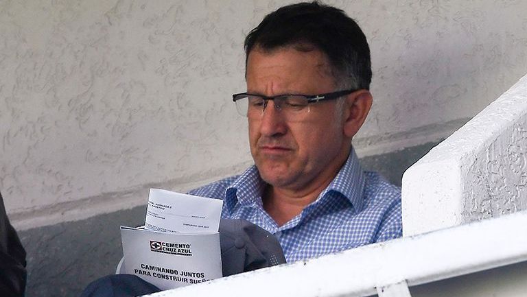 Osorio en las tribunas del Estadio Azul