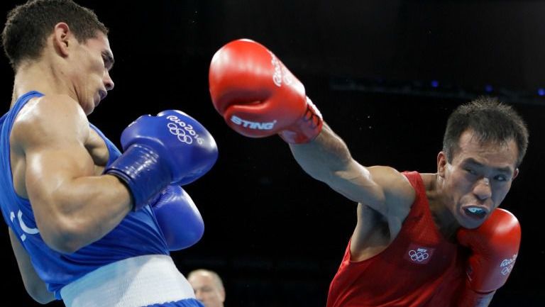 El boxeador mexicano Elías Emigdio Abarca durante una pelea en JO