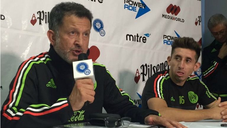 Osorio junto a Herrera durante conferencia de prensa