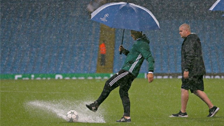 Las condiciones del Etihad Stadium no son aptas para jugar