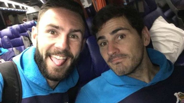 Casillas y Layún se toman selfie en autobús del Porto