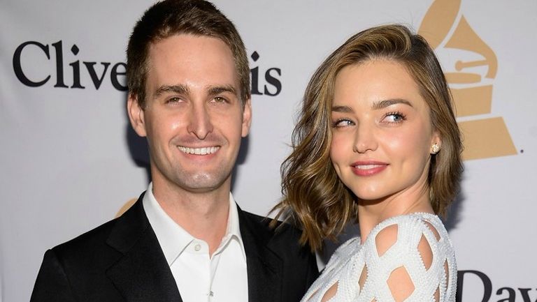  Miranda Kerr y Evan Spiegel llegan a una gala en EU