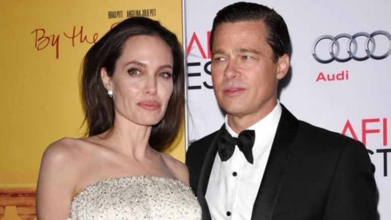 Angelina Jolie y Brad Pitt posan para las cámaras