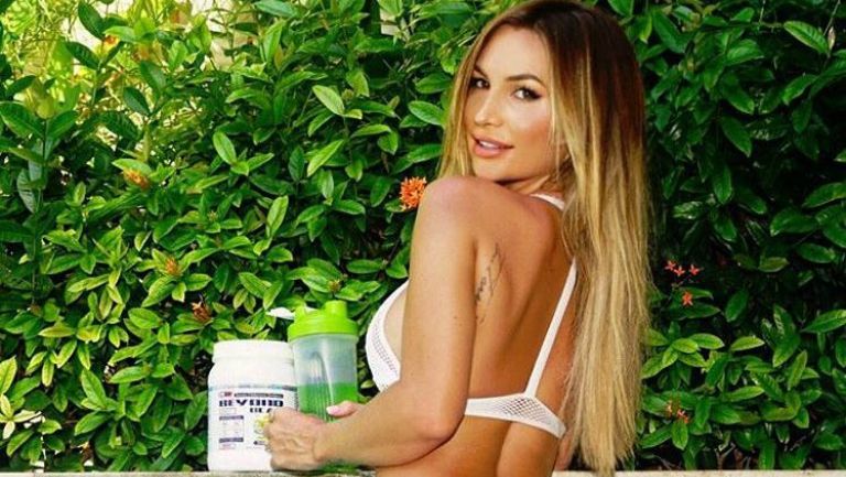 La neozelandeza Rosanna Arkle 'derrite' con su cuerpo la lente de la cámara 