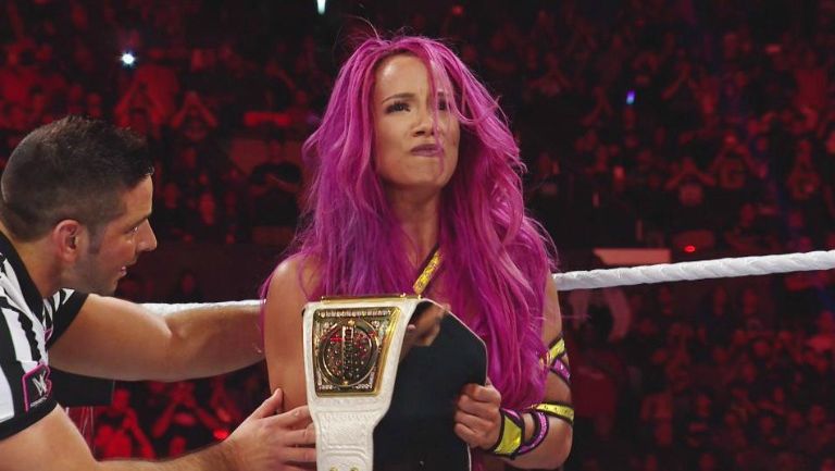 Sasha Banks tras ganar el título Femenino