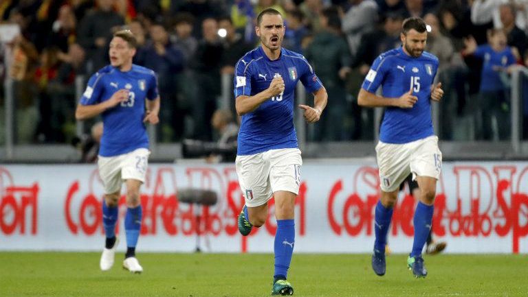 Bonucci festeja una anotación de Italia