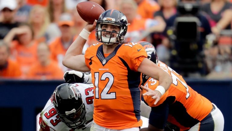 Paxton Lynch a punto de dar un pase