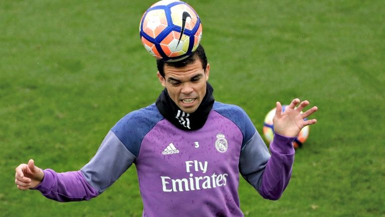 Pepe durante un entrenamiento con el Real Madrid