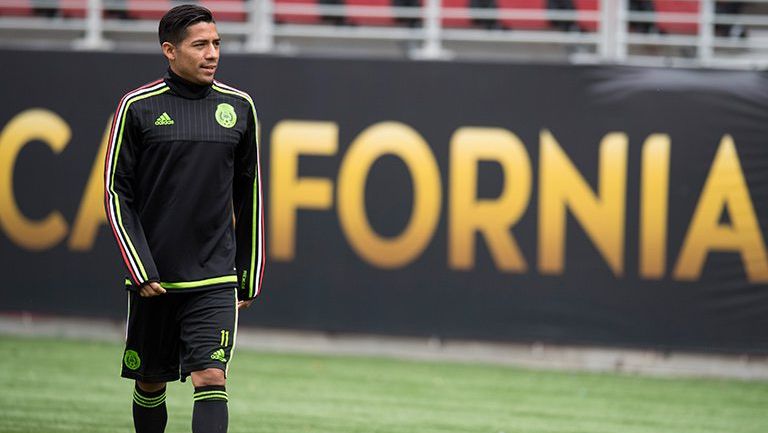 Javier Aquino, durante un entrenamiento con México