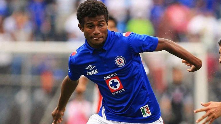 Maranhão en un partido con Cruz Azul