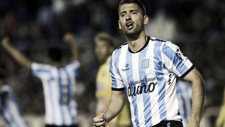 Nico Sánchez en un partido con Racing 