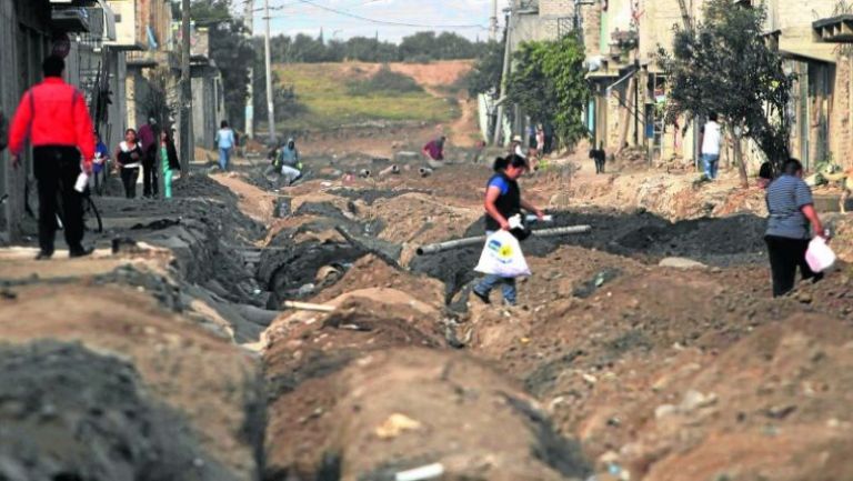 Una de las calles de Chalco sin pavimento