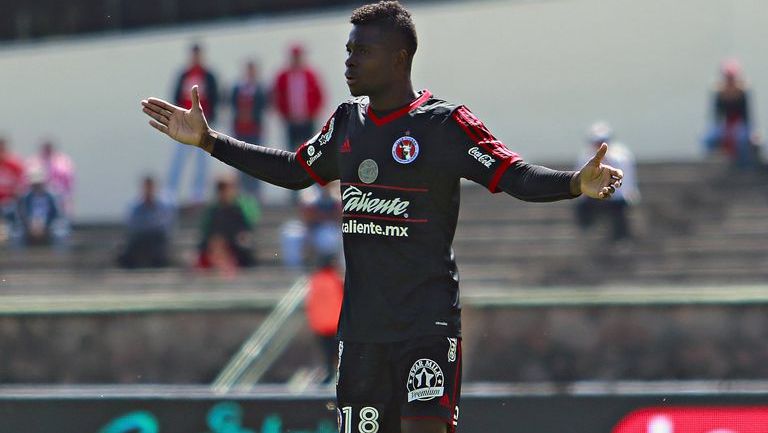 Avilés Hurtado reclama en partido de Xolos