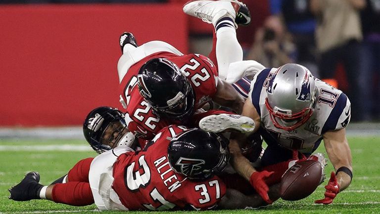 Edelman logró quedarse con ese balón