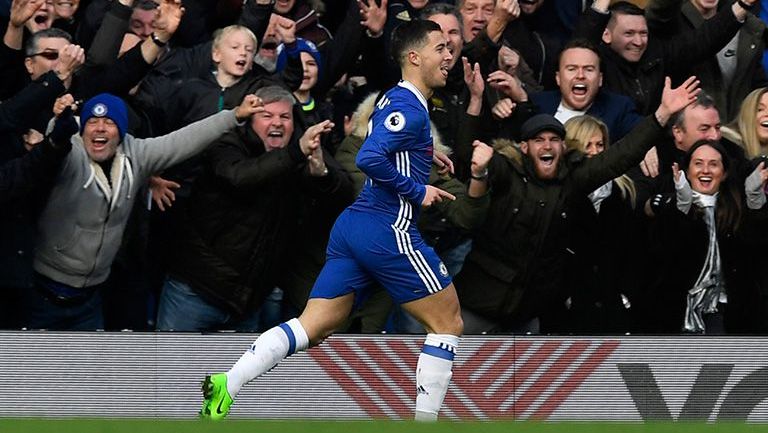 Hazard celebra tras anotar el gol frente al Arsenal