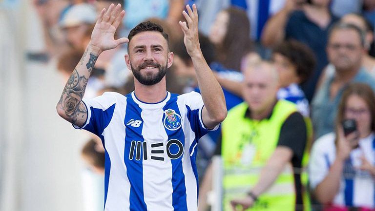 Porto le cierra la puerta de salida a Miguel Layún