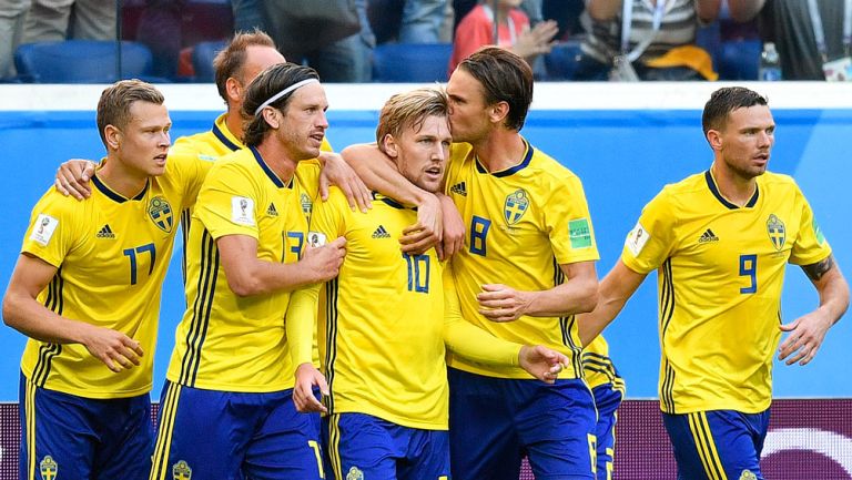 Jugadores suecos celebran el tanto de Forsberg en el Mundial 