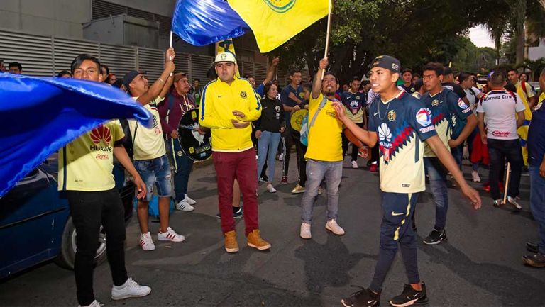 Afición del América espera al equipo