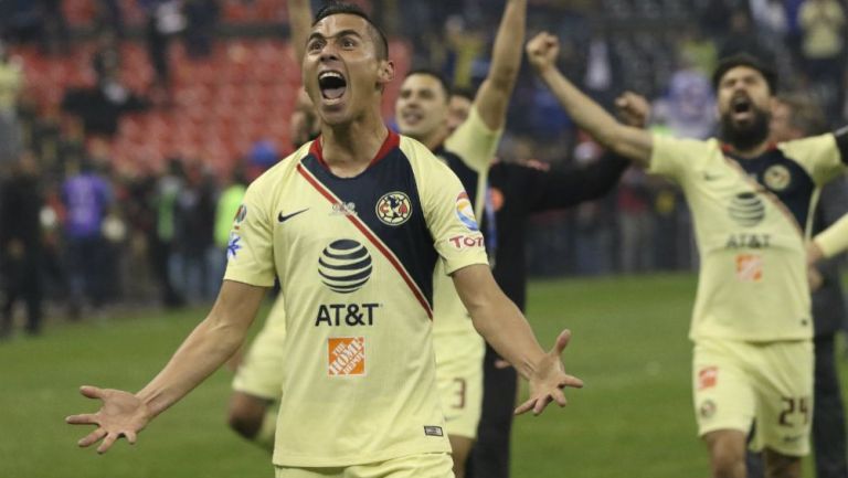 Paul Aguilar celebra título de América