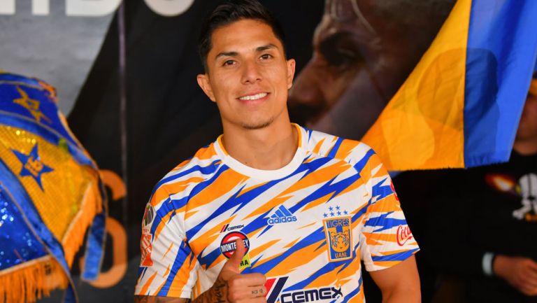 Salcedo, durante su presentación con los Tigres 