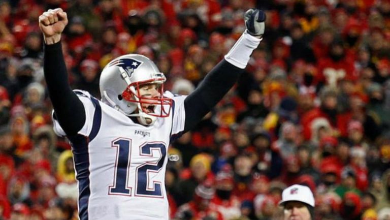 Tom Brady festeja triunfo de Patriotas