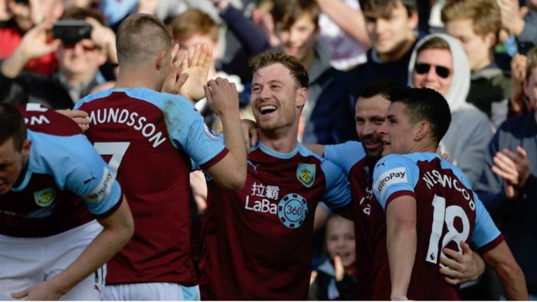 Burnley celebra victoria frente al Tottenham 