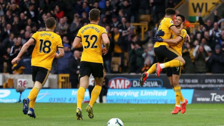 Jiménez festeja su gol frente al Cardiff City