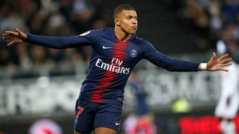 Mbappe festejando una anotación con el PSG 