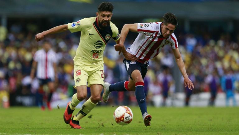 Oribe Peralta durante el Clásico Nacional 