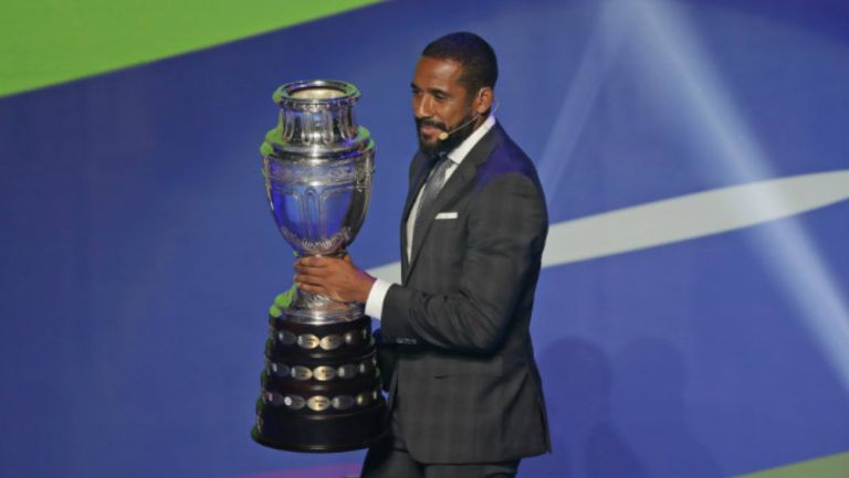 Jean Beausejour porta el título de Copa América