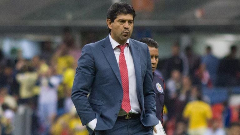 José Saturnino Cardozo después de un partido con Chivas