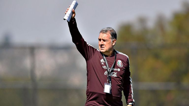 Gerardo Martino en una práctica con Selección Mexicana